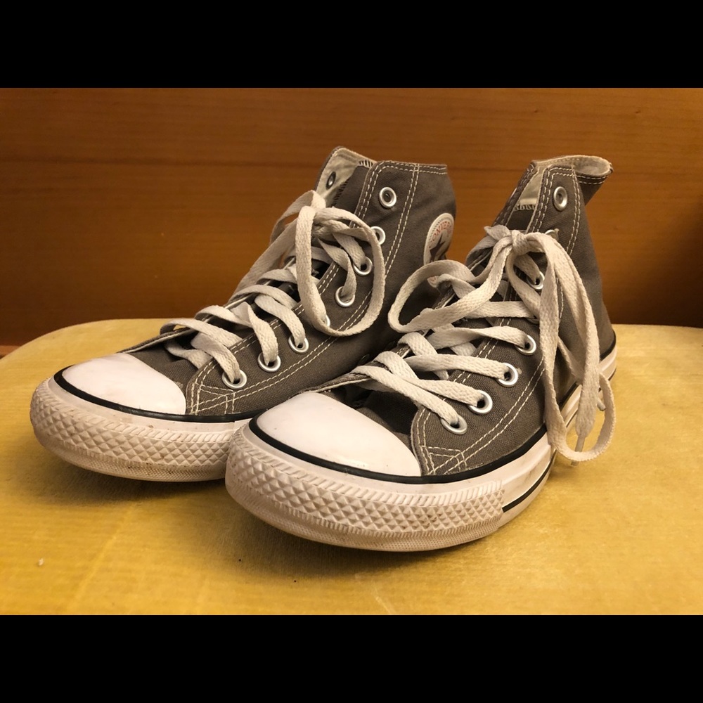Gray converse high tops